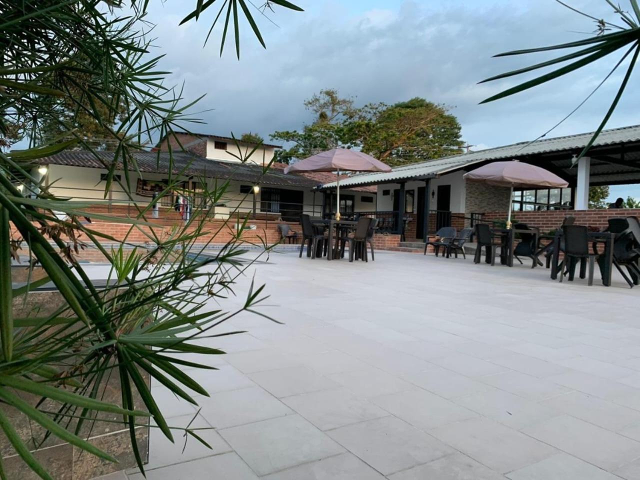 Finca Hotel El Saman De Alto Bonito Montenegro Buitenkant foto